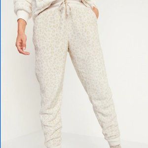 NWT Old Navy Mid-Rise Cozy Faux-Fur Joggers